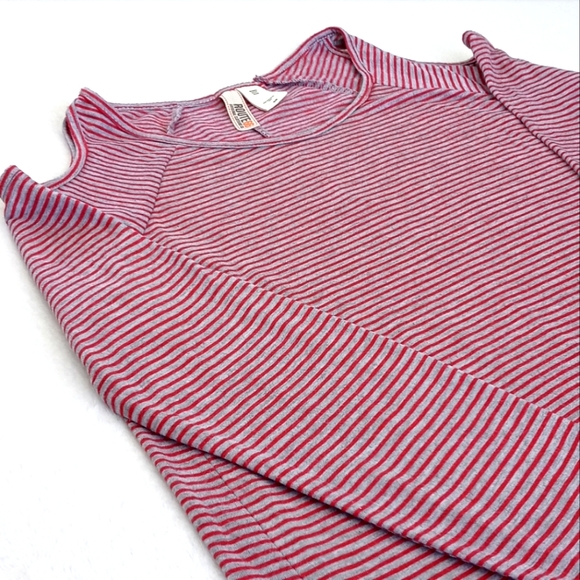 Route 66 Women's Rayon Blend Red & Grey Pinstripe Cold Shoulder Cut Out Top M - Picture 5 of 8